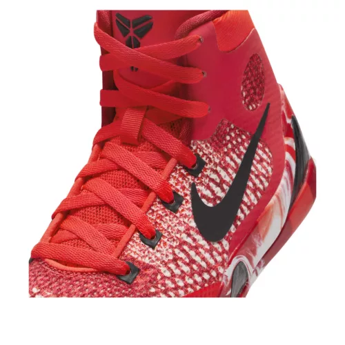 Nike Kobe 9 Elite Protro Christmas (2024) detské nízke basketbalové tenisky — produktová fotografia na bielom pozadí, bočný pohľad