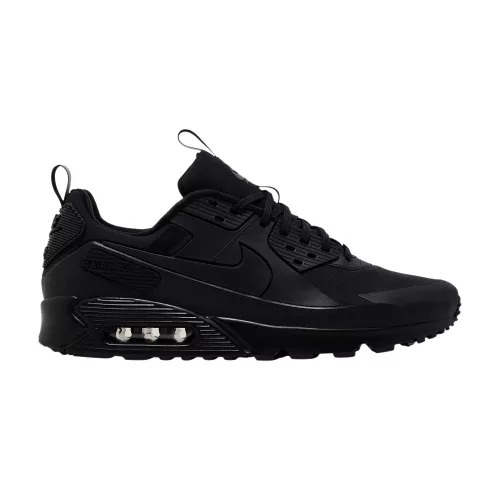 Nike Air Max 90 Drift Triple Black nízke streetové tenisky čierne — produktová fotografia na bielom pozadí, bočný pohľad