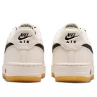 Nike Air Force 1 Low LV8 Soft Pearl Gum Black detské nízke streetové tenisky čierne — produktová fotografia na bielom pozadí, bočný pohľad