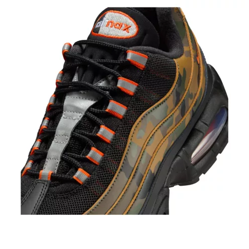 Nike Air Max 95 Safety Orange Camo nízke streetové tenisky čierne-béžové — produktová fotografia na bielom pozadí, bočný pohľad