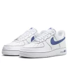 Nike Air Force 1 Low '07 LV8 White Deep Royal Blue nízke streetové tenisky biele-kráľovsky modré — produktová fotografia na bielom pozadí, bočný pohľad