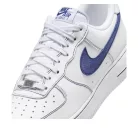 Nike Air Force 1 Low '07 LV8 White Deep Royal Blue nízke streetové tenisky biele-kráľovsky modré — produktová fotografia na bielom pozadí, bočný pohľad
