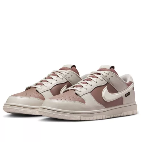 Nike Dunk Low Gore-Tex Light Bone nízke streetové tenisky béžové — produktová fotografia na bielom pozadí, bočný pohľad