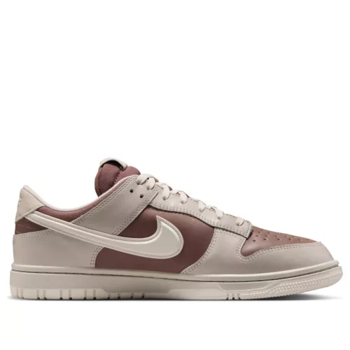 Nike Dunk Low Gore-Tex Light Bone nízke streetové tenisky béžové — produktová fotografia na bielom pozadí, bočný pohľad