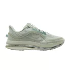 Nike Air Zoom Pegasus Premium Jade Horizon nízke bežecké tenisky — produktová fotografia na bielom pozadí, bočný pohľad