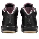 Jordan 5 Retro PSG Paris Saint-Germain Off Noir nízke streetové tenisky — produktová fotografia na bielom pozadí, bočný pohľad