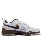 Nike Zoom Field Jaxx Travis Scott Light Chocolate nízke streetové tenisky čokoládové — produktová fotografia na bielom pozadí, bočný pohľad