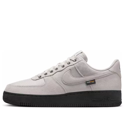 Nike Air Force 1 Low '07 Cordura Iron Ore nízke streetové tenisky — produktová fotografia na bielom pozadí, bočný pohľad