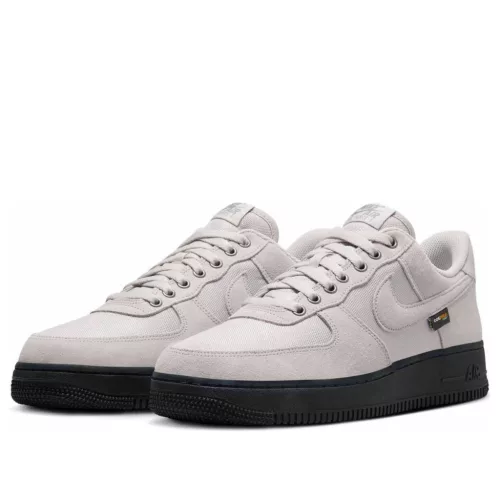 Nike Air Force 1 Low '07 Cordura Iron Ore nízke streetové tenisky — produktová fotografia na bielom pozadí, bočný pohľad