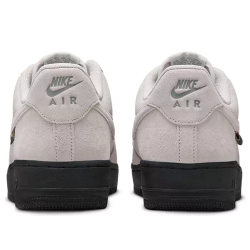 Nike Air Force 1 Low '07 Cordura Iron Ore nízke streetové tenisky — produktová fotografia na bielom pozadí, bočný pohľad