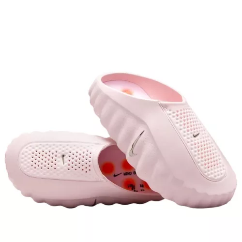 Nike Mind 001 Slide Pearl Pink dámske šľapky ružové — produktová fotografia na bielom pozadí, bočný pohľad