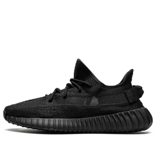 adidas Yeezy Boost 350 V2 Onyx nízke streetové tenisky — produktová fotografia na bielom pozadí, bočný pohľad