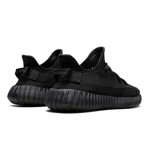 adidas Yeezy Boost 350 V2 Onyx nízke streetové tenisky — produktová fotografia na bielom pozadí, bočný pohľad