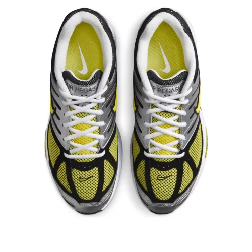 Nike Air Peg 2K5 Opti Yellow Metallic Silver dámske nízke streetové tenisky žlté-strieborné — produktová fotografia na bielom pozadí, bočný pohľad