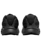 Nike V5 RNR GS 'Triple Black' nízke streetové tenisky tmavosivé-čierne — produktová fotografia na bielom pozadí, bočný pohľad