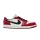 Jordan 1 Retro Low OG Chicago (2025) nízke streetové tenisky — produktová fotografia na bielom pozadí, bočný pohľad
