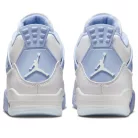 Jordan 4 Retro Forget Me Not dámske nízke streetové tenisky — produktová fotografia na bielom pozadí, bočný pohľad