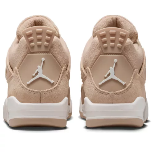 Jordan 4 Retro Cozy Girl dámske nízke streetové tenisky — produktová fotografia na bielom pozadí, bočný pohľad