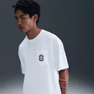 Nike SB Max90 Skate T-Shirt White tričko biele — produktová fotografia na bielom pozadí, bočný pohľad