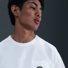 Nike SB Max90 Skate T-Shirt White tričko biele — produktová fotografia na bielom pozadí, bočný pohľad
