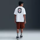 Nike SB Max90 Skate T-Shirt White tričko biele — produktová fotografia na bielom pozadí, bočný pohľad