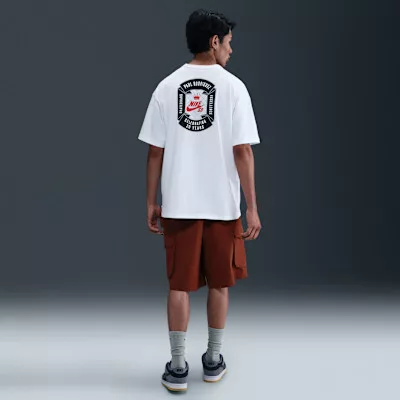 Nike SB Max90 Skate T-Shirt White tričko biele — produktová fotografia na bielom pozadí, bočný pohľad