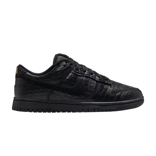 Nike Dunk Low Crocodile Black dámske nízke streetové tenisky čierne — produktová fotografia na bielom pozadí, bočný pohľad