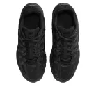 Nike P-6000 Black detské nízke streetové tenisky čierne — produktová fotografia na bielom pozadí, bočný pohľad