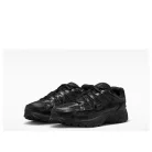Nike P-6000 Black detské nízke streetové tenisky čierne — produktová fotografia na bielom pozadí, bočný pohľad