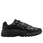 Nike P-6000 Black detské nízke streetové tenisky čierne — produktová fotografia na bielom pozadí, bočný pohľad