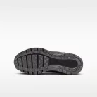 Nike P-6000 Anthracite Picante Red Metallic Cool Grey detské nízke streetové tenisky tmavosivé-červené — produktová fotografia na bielom pozadí, bočný pohľad