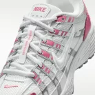 Nike P-6000 Off White Peony detské nízke streetové tenisky lomené biele-biele — produktová fotografia na bielom pozadí, bočný pohľad