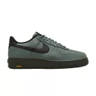 Nike Air Force 1 Low Gore-Tex Vibram Clay Green nízke streetové tenisky zelené — produktová fotografia na bielom pozadí, bočný pohľad