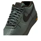 Nike Air Force 1 Low Gore-Tex Vibram Clay Green nízke streetové tenisky zelené — produktová fotografia na bielom pozadí, bočný pohľad