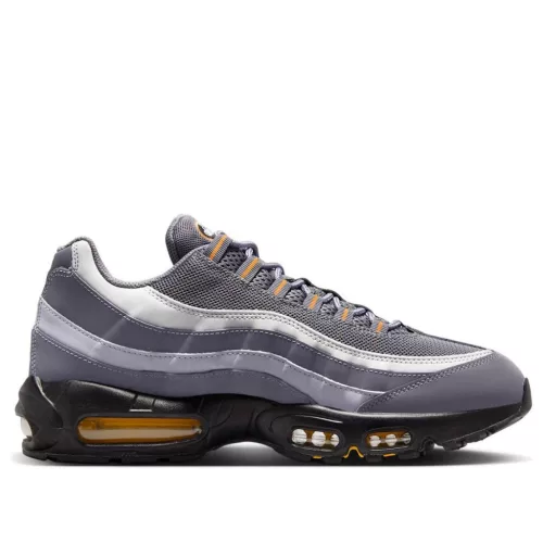 Nike Air Max 95 Cool Grey Sundial nízke streetové tenisky sivé — produktová fotografia na bielom pozadí, bočný pohľad
