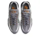 Nike Air Max 95 Cool Grey Sundial nízke streetové tenisky sivé — produktová fotografia na bielom pozadí, bočný pohľad