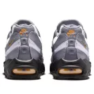 Nike Air Max 95 Cool Grey Sundial nízke streetové tenisky sivé — produktová fotografia na bielom pozadí, bočný pohľad