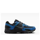 Nike Zoom Vomero 5 Black Court Blue nízke bežecké tenisky neónovozelené-čierne — produktová fotografia na bielom pozadí, bočný pohľad