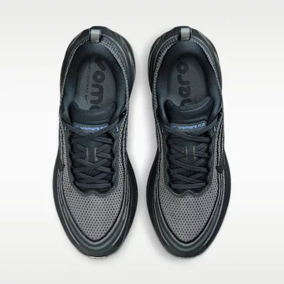 Nike Vomero Plus Thunder Blue Obsidian nízke bežecké tenisky modré-tmavomodré — produktová fotografia na bielom pozadí, bočný pohľad