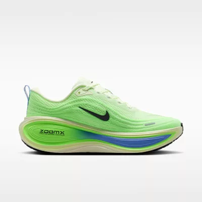 Nike Vomero Plus Volt Tint Lime Blast Sapphire nízke bežecké tenisky neónovozelené — produktová fotografia na bielom pozadí, bočný pohľad