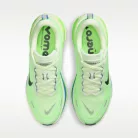 Nike Vomero Plus Volt Tint Lime Blast Sapphire nízke bežecké tenisky neónovozelené — produktová fotografia na bielom pozadí, bočný pohľad