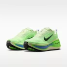 Nike Vomero Plus Volt Tint Lime Blast Sapphire nízke bežecké tenisky neónovozelené — produktová fotografia na bielom pozadí, bočný pohľad