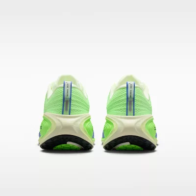 Nike Vomero Plus Volt Tint Lime Blast Sapphire nízke bežecké tenisky neónovozelené — produktová fotografia na bielom pozadí, bočný pohľad