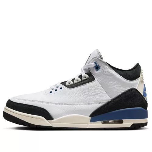 Jordan 3 Retro OG SP A Ma Maniére Diffused Blue nízke streetové tenisky modré — produktová fotografia na bielom pozadí, bočný pohľad