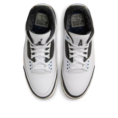 Jordan 3 Retro OG SP A Ma Maniére Diffused Blue nízke streetové tenisky modré — produktová fotografia na bielom pozadí, bočný pohľad