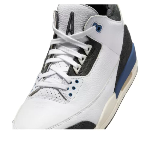 Jordan 3 Retro OG SP A Ma Maniére Diffused Blue nízke streetové tenisky modré — produktová fotografia na bielom pozadí, bočný pohľad