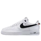 Nike Air Force 1 Low '07 LV8 White Black Bright Crimson nízke streetové tenisky biele-čierne — produktová fotografia na bielom pozadí, bočný pohľad