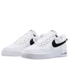 Nike Air Force 1 Low '07 LV8 White Black Bright Crimson nízke streetové tenisky biele-čierne — produktová fotografia na bielom pozadí, bočný pohľad