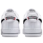 Nike Air Force 1 Low '07 LV8 White Black Bright Crimson nízke streetové tenisky biele-čierne — produktová fotografia na bielom pozadí, bočný pohľad