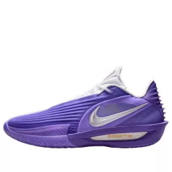 Nike Air Zoom GT Cut 3 Turbo Phoenix Suns nízke basketbalové tenisky fialové-oranžové — produktová fotografia na bielom pozadí, bočný pohľad